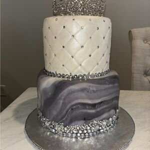 Elegant Silver and Gray Cake Decoration Set
